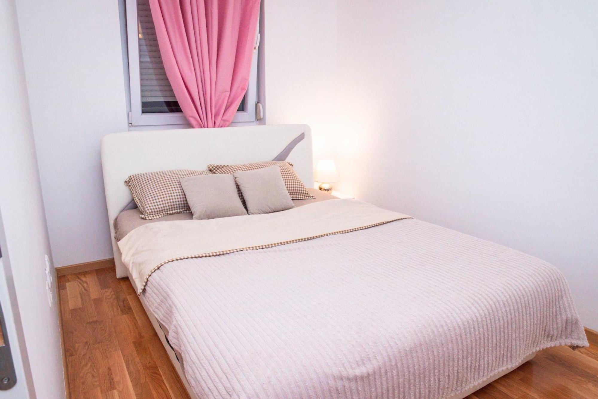 Apartman Royal 2 โดโบย ภายนอก รูปภาพ